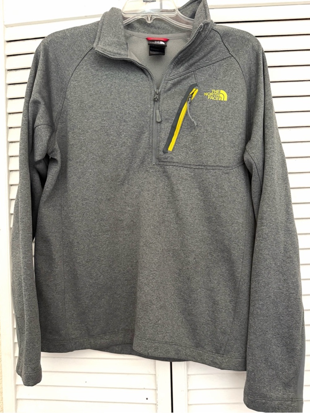 THE NORTH FACE Men’s Canyonlands 1/2 Zip pullover and chest zipper pocket